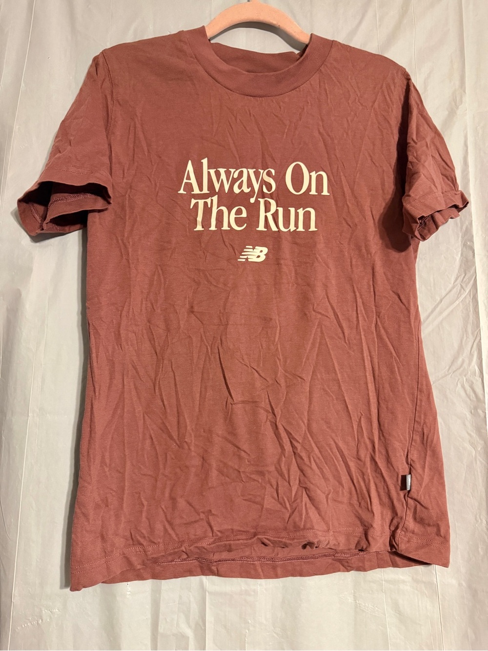 New Balance Always On The Run Graphic T-Shirt Size S Burgundy Purple Tee